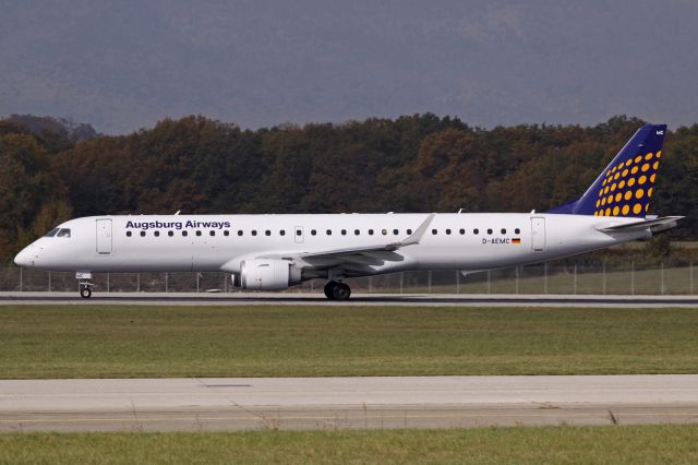 Embraer ERJ-190 (D-AEMC)