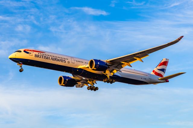 Airbus A350-900 (G-XWBK) - I haven’t posted on FlightAware in nearly two years, so I thought it’d be nice to go back to my roots and put up some of my best work from 2024 on here! If you enjoy my work, follow me @phxplanepics on Instagram!