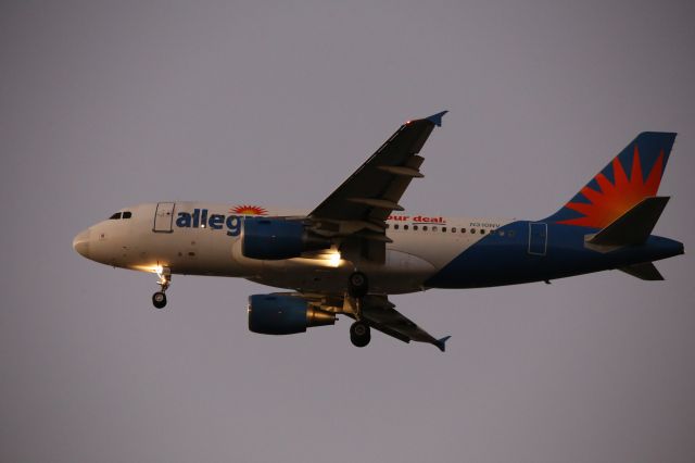 Airbus A319 (N310NV)