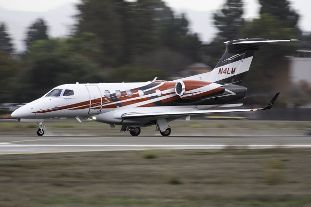 Embraer Phenom 300 (N4LM)