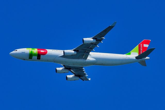 Airbus A340-300 (CS-TOD)