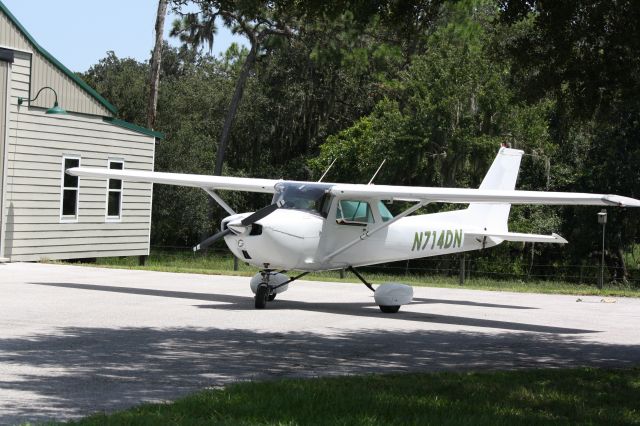 Cessna Commuter (N714DN) - Cessna 150 (N714DN)