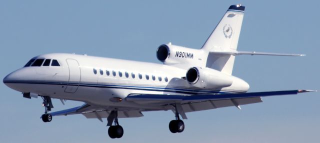 Dassault Falcon 900 (N901MM) - On Final Rwy 30-L