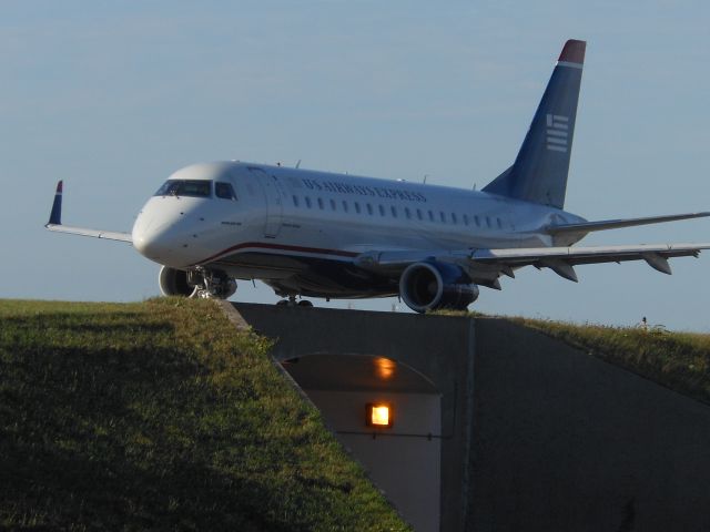 Embraer 170/175 (N803MD)