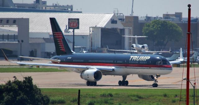 Boeing 757-200 (N757AF) - End Of Runway 13L