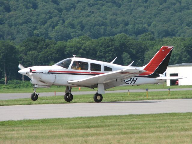 Piper Cherokee (N1952H) - Landing at the WRAP fly-In