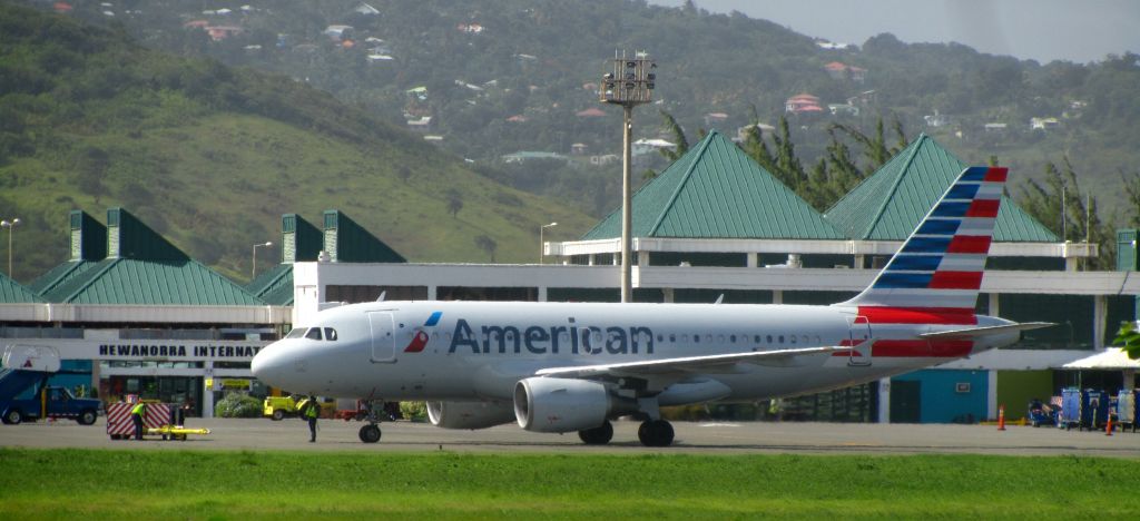Airbus A319 (N740UW)