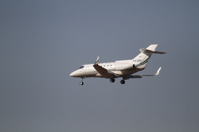 Hawker 800 (XA-AOV) - FINAL APPROACH 27 MMTJ