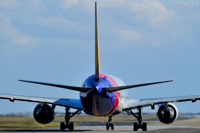 BOEING 767-300 (HL7528)