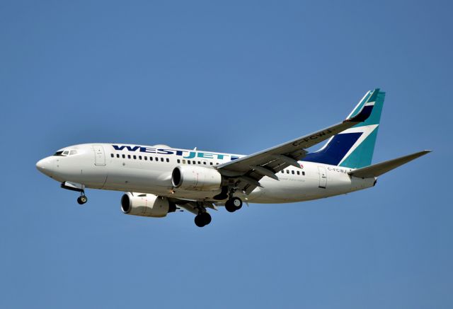 Boeing 737-700 (C-FCWJ)