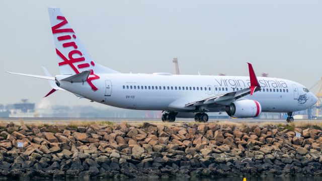 Boeing 737-800 (VH-YIV)