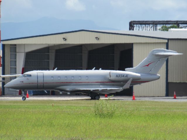 Bombardier Challenger 300 (N334JE)