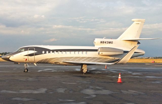 Dassault Falcon 900 (N843MG)