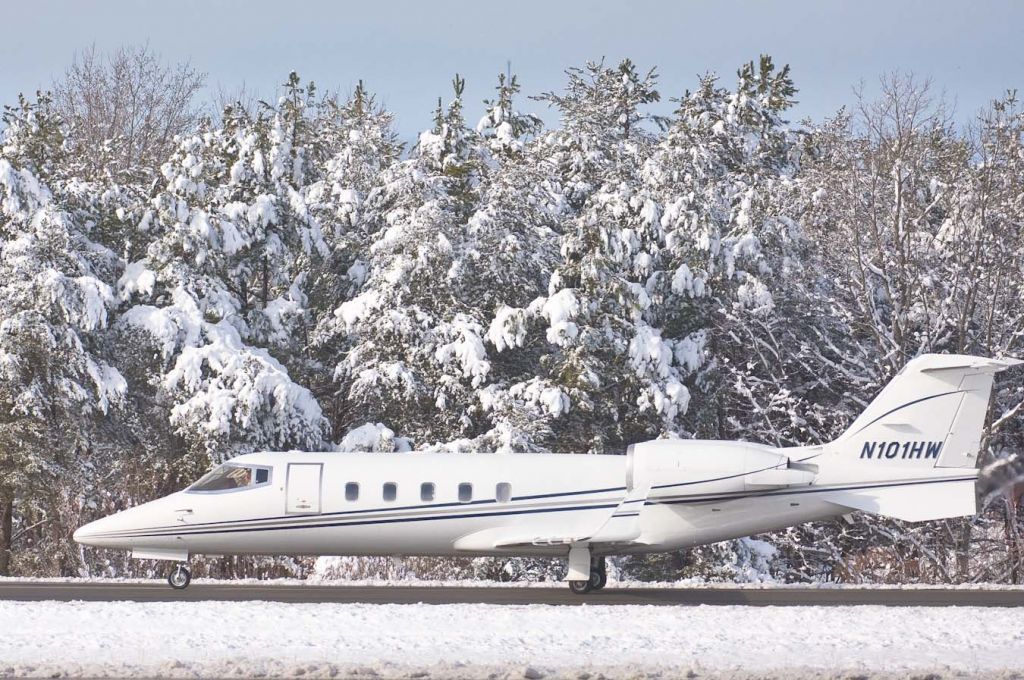 Learjet 60 (N101HW) - 26-Dec-2010