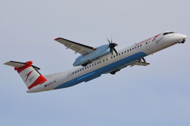 de Havilland Dash 8-400 (OE-LGK)