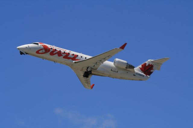 Canadair Regional Jet CRJ-100 (C-GKFR)