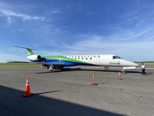 Embraer ERJ-145 (N971DC)