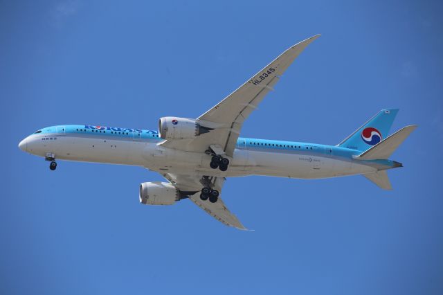 Boeing 787-9 Dreamliner (HL8345)