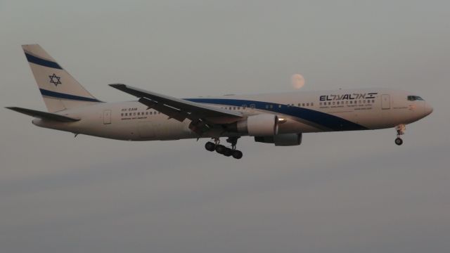 BOEING 767-300 (4X-EAM) - Boeing 767-300 ER  with El Al airlines, seen arriving in Toronto, Thursday, August 24, under an almost full moon.