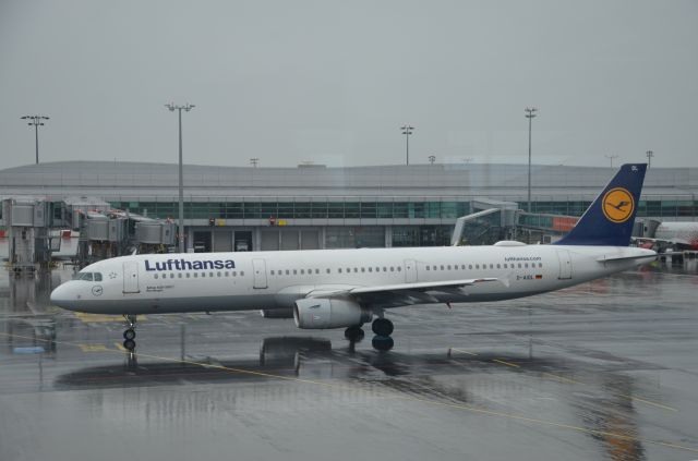 Airbus A321 (D-ADIL)