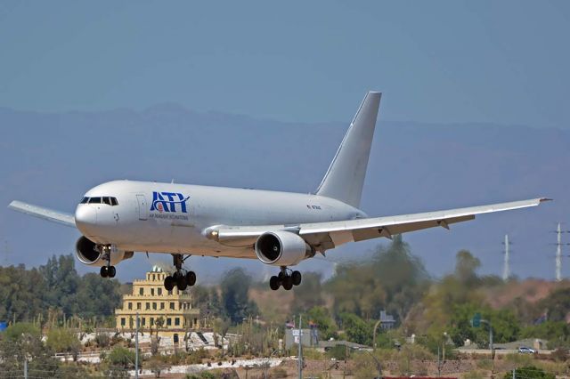 BOEING 767-200 (N791AX) - Air Transport International Boeing 767-291 N791AX at Phoenix Sky Harbor on May 25, 2018.