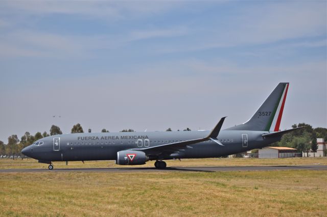 Boeing 737-800 (FAM3527) - Boeing B737-8ZY FAM-3527 MSN 63324 of Mexican Air Force (FAM) on display during the open day in trade show "FAMEX 2019" at Santa Lucia AB (04/2019).