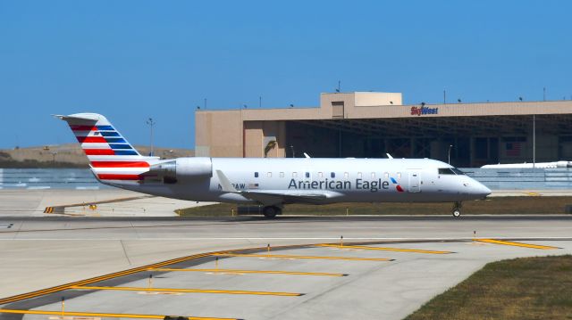 Canadair Regional Jet CRJ-200 (N463AW) - American Eagle Bombardier CRJ-200LR N463AW in Chicago 