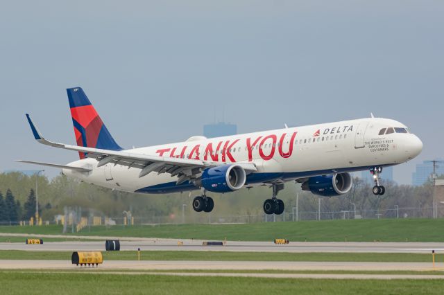 Airbus A321 (N391DN)