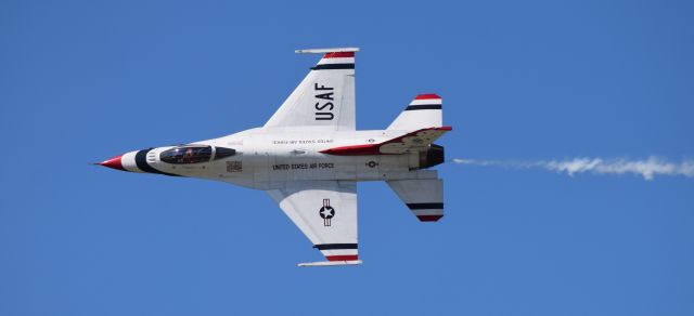 Lockheed F-16 Fighting Falcon — - Duluth Air Show 2018