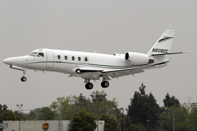 IAI Gulfstream G100 (N608DC)