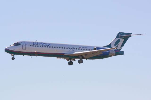 Boeing 717-200 (N921AT) - AirTran Flight 601 (N921AT) on approach to Runway 6 at Southwest Florida International Airport following a flight from Baltimore/Washington International Airport