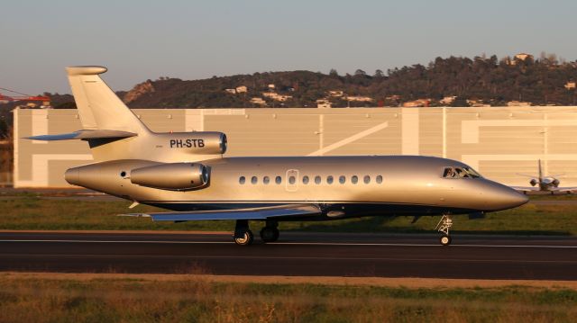 Dassault Falcon 900 (PH-STB)