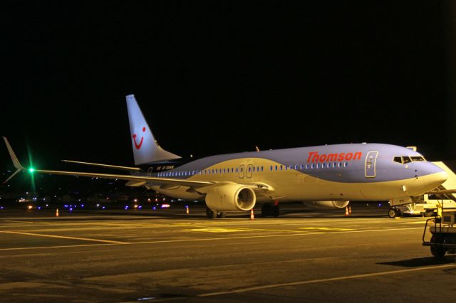 Boeing 737-800 (G-TAWN)