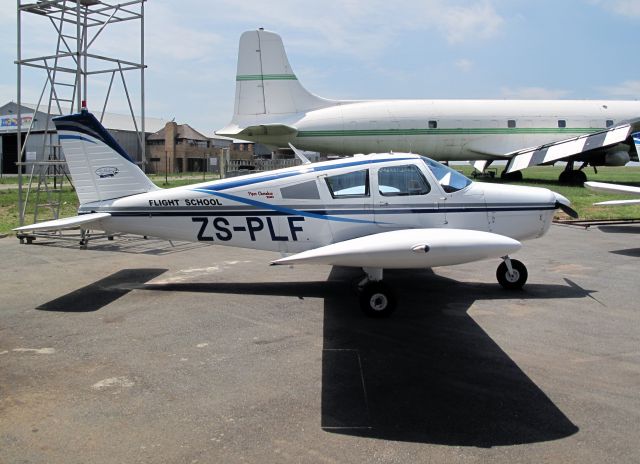 Piper Cherokee (ZS-PLF)