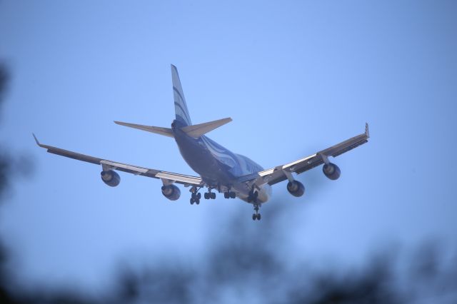 Boeing 747-400 (N952CA)