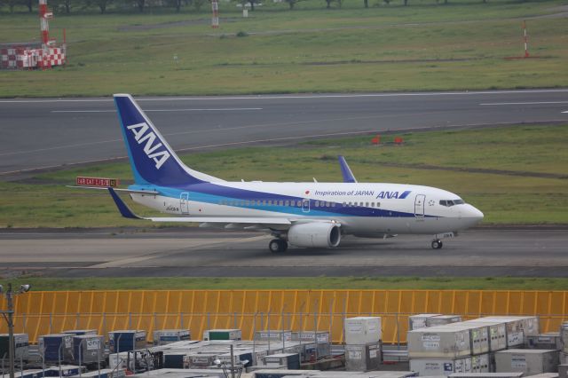Boeing 737-700 (JA10AN)