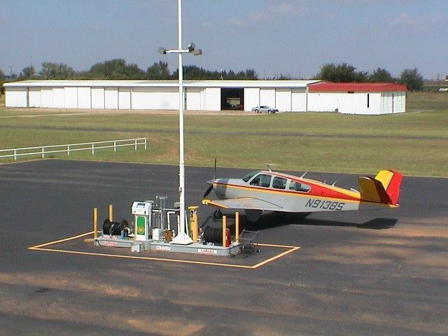 Beechcraft 35 Bonanza (N9138S)