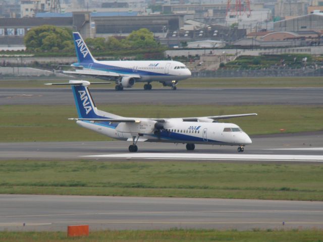 — — - DH8D&A320