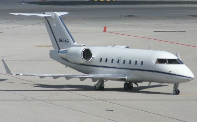 Canadair Challenger (N808G)