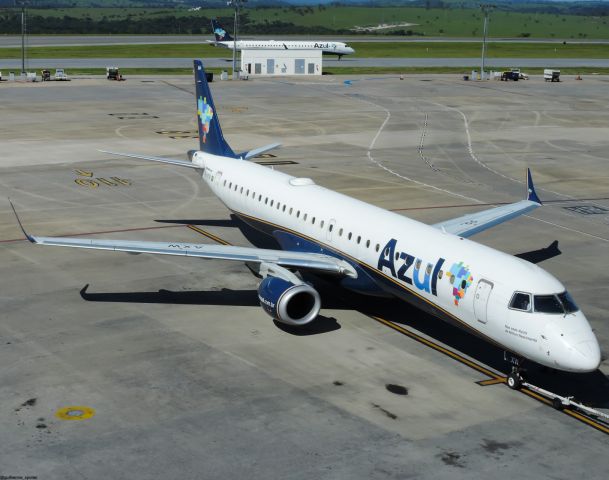 EMBRAER 195 (PR-AXW)