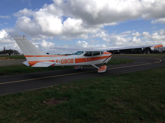 Cessna Skylane (F-GBQB)