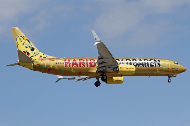 Boeing 737-800 (D-ATUD) - "Haribo GoldBären" livery