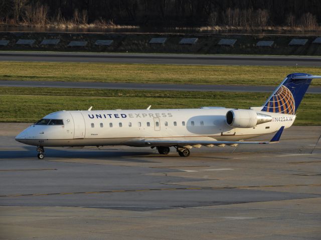 Canadair Regional Jet CRJ-200 (N425AW)