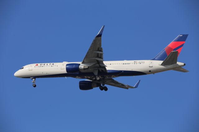 Boeing 757-200 (N540US)