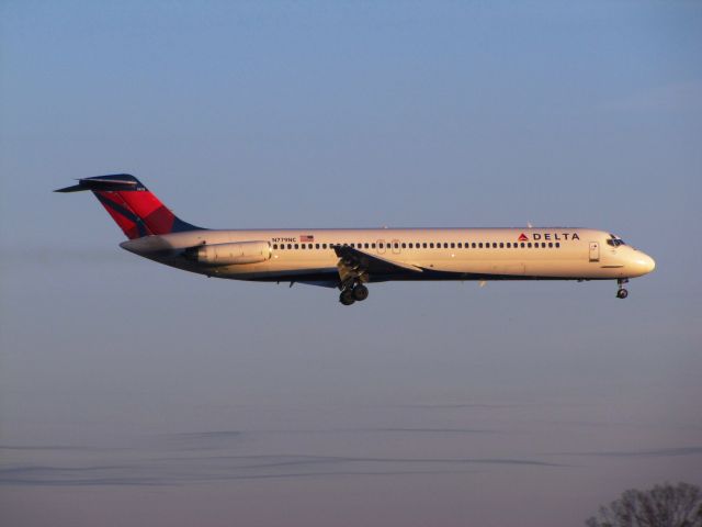 McDonnell Douglas DC-9-50 (N779NC)