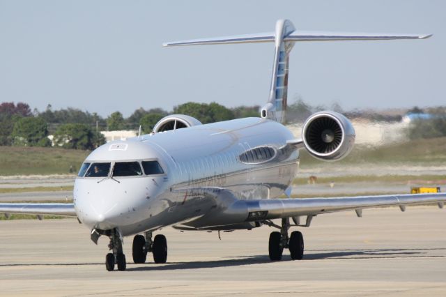 Canadair Regional Jet CRJ-900 (N578NN) - American Flight 5403 operated by PSA (N578NN) arrives at Sarasota-Bradenton International Airport following flight from Charlotte-Douglas International Airport