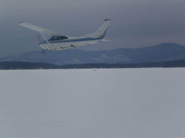 Cessna Skylane (N6157S)