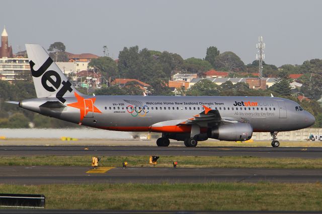 Airbus A320 (VH-VQR) - 24 NOV 2012