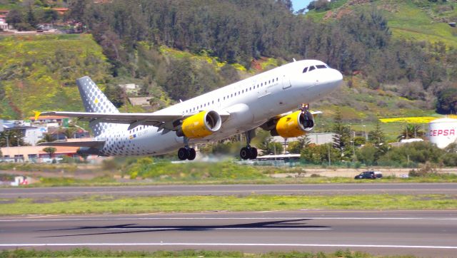 Airbus A320 (EC-JSY)