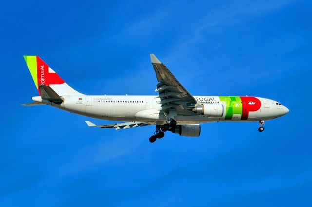 Airbus A330-200 (CS-TOL) - 2011